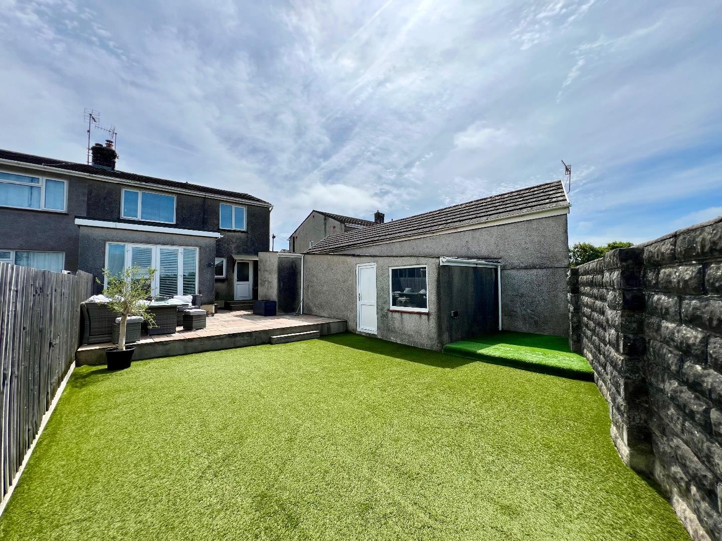 Vale View, Sarn, Bridgend County Borough, CF32 9RY